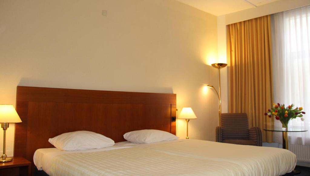 Hotel Alfa Ámsterdam Habitación foto